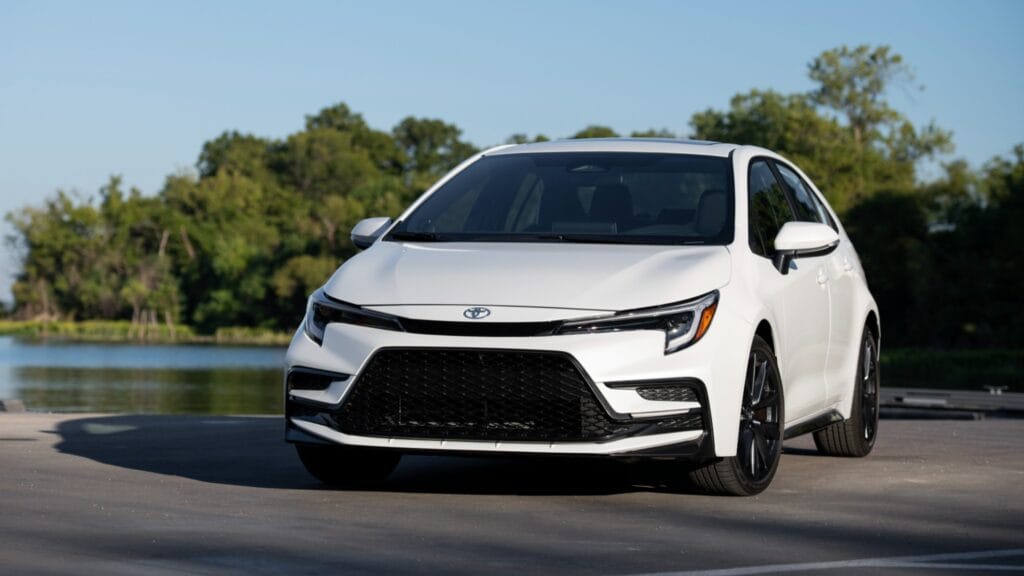 2026toyotacorollacorollahybridsedanfwdawd 22