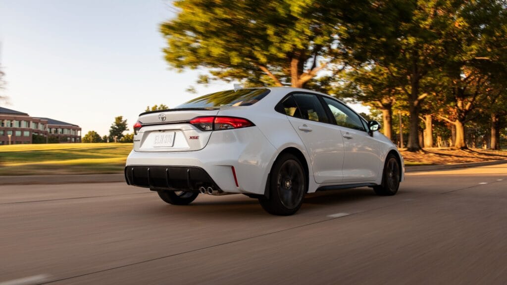 2026toyotacorollacorollahybridsedanfwdawd 25