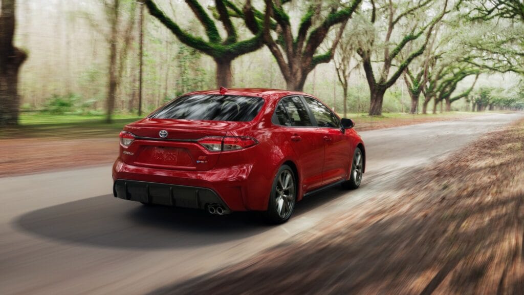 2026toyotacorollacorollahybridsedanfwdawd 3