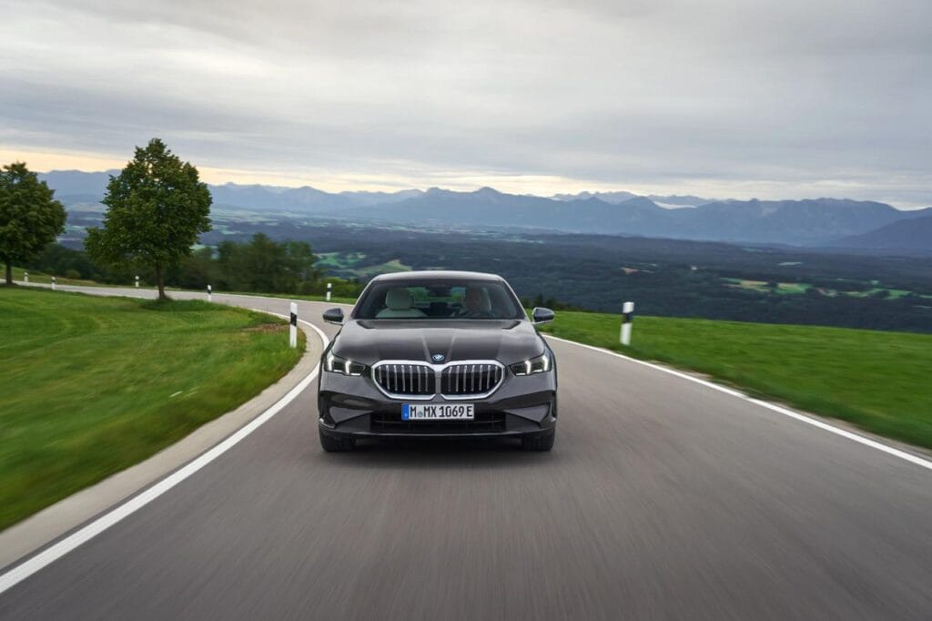 سعر ومواصفات BMW 520i الجديدة في مصر 5 53d86719 4fec 45a5 a49a d59c3a8abfdc