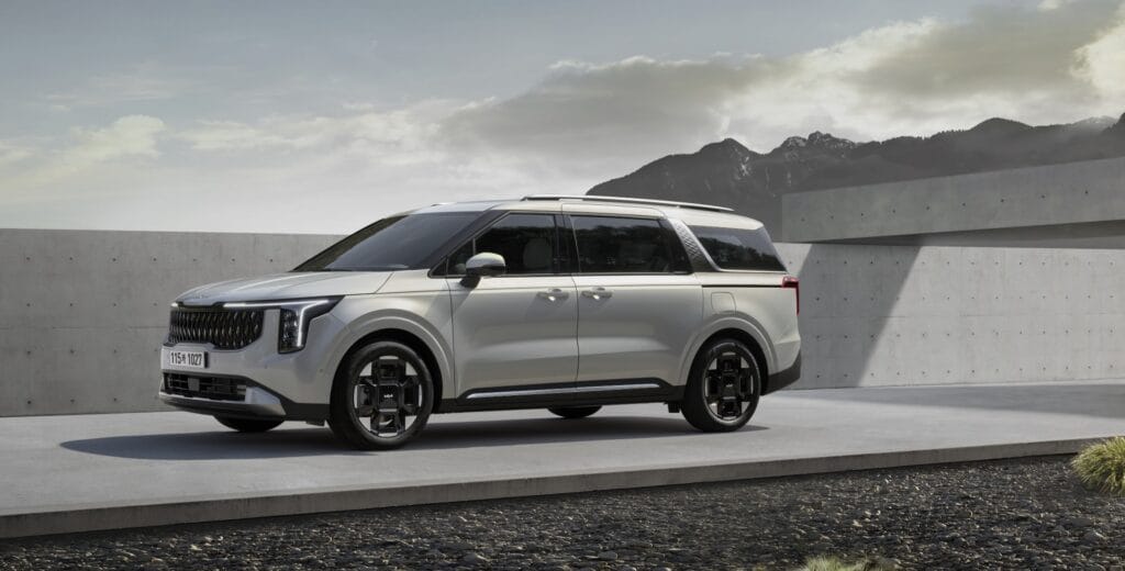 كيا كرنفال Kia Carnival.. لماذا تٌعد الخيار المثالي للعائلة المصرية؟