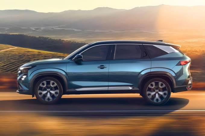 رينو تكشف عن بورِيال الـSUV الجديدة استعدادًا لطرح نسخة بـ7 مقاعد
