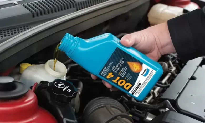 علامات تدل على ضرورة فحص أو تغيير زيت الفرامل 1 motor283 اشارات الخطر كيف تعرف أن زيت الفرامل بحاجة للتغيير 1708548242565