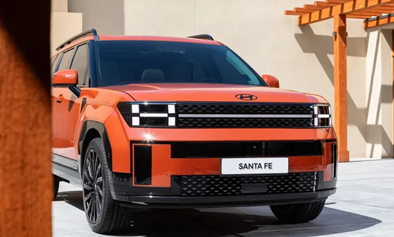 هيونداي سانتافي Santa Fe الجديدة بتخفيضات حتى 250 ألف جنيه.. السعر والمواصفات 1 واجهة سانتافي بمصابيح حرف H المميزة.jpg