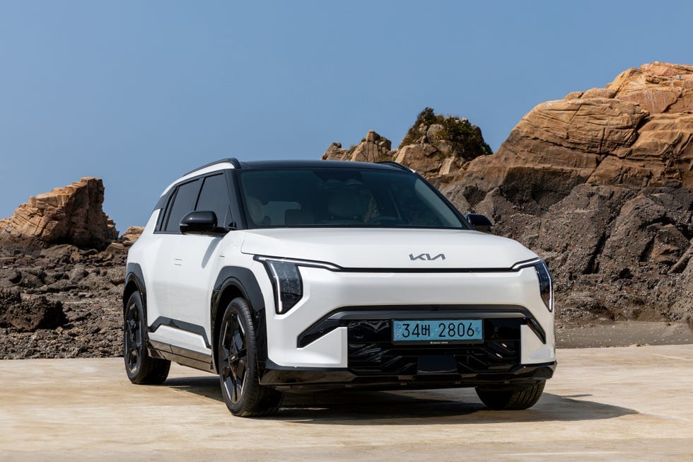كيا مصر تطلق سيارة EV3 الكهربائية قريباً