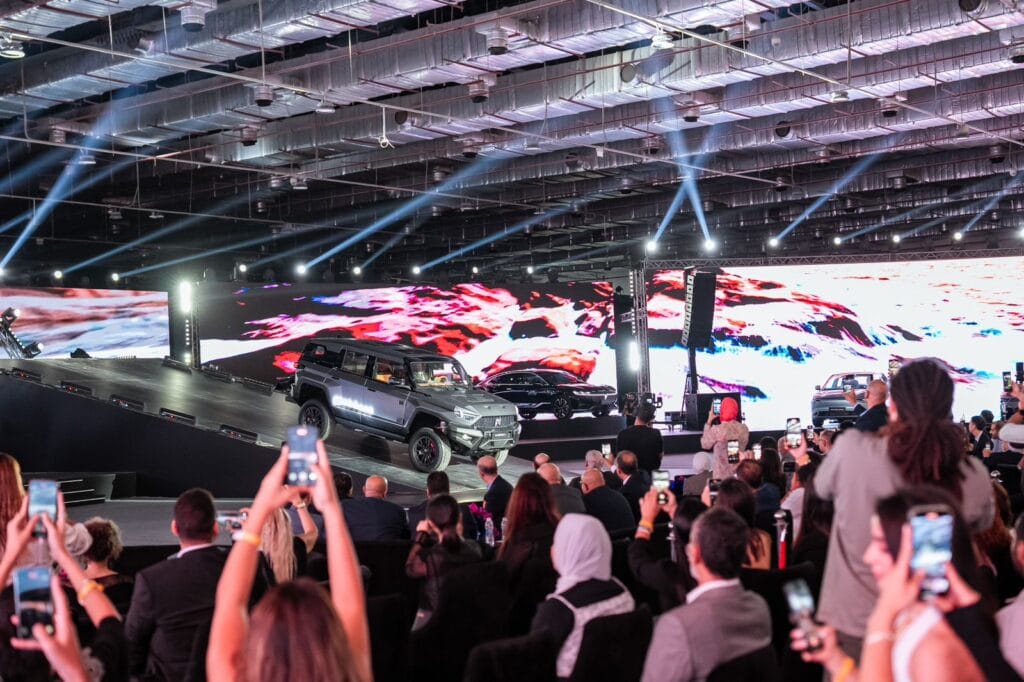SN Automotive تفتح باب الحجز لأول دفعة من سيارات دونج فينج
