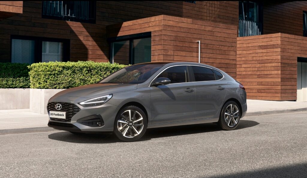 هيونداي i30 فاستباك