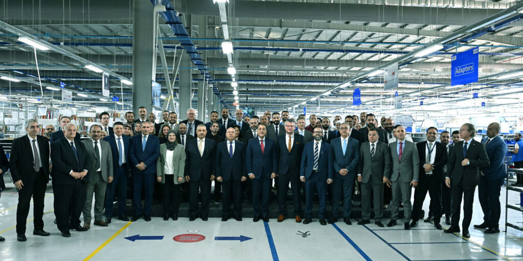 شركة ألمانية تفتتح مصنعا للضفائر الكهربائية للسيارات في مصر