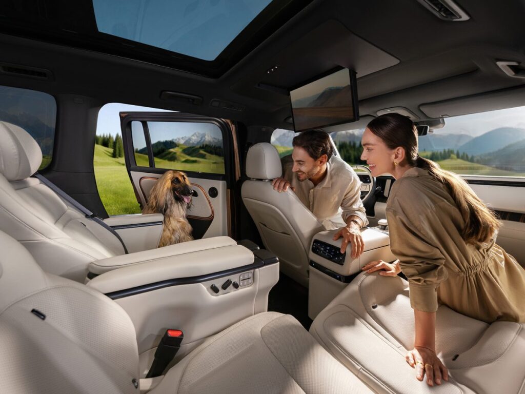 روكس أداماس ADAMAS تظهر في مصر قريبا