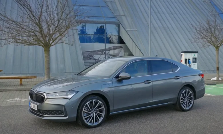 سكودا سوبيرب الهجينة