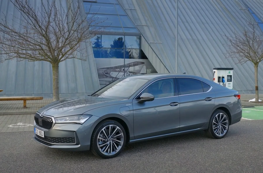 سكودا سوبيرب الهجينة