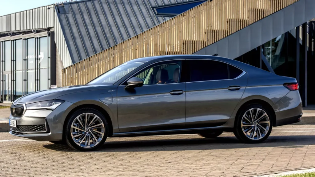 سكودا سوبيرب الهجينة