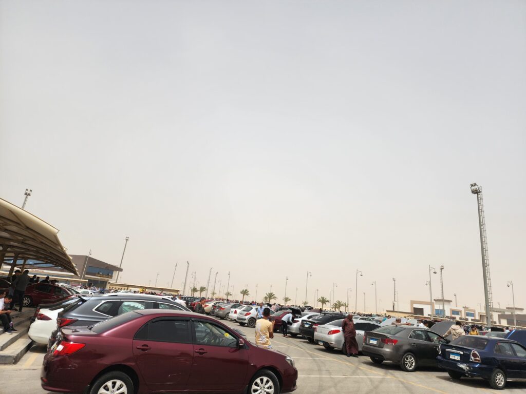 سوق السيارات المستعملة