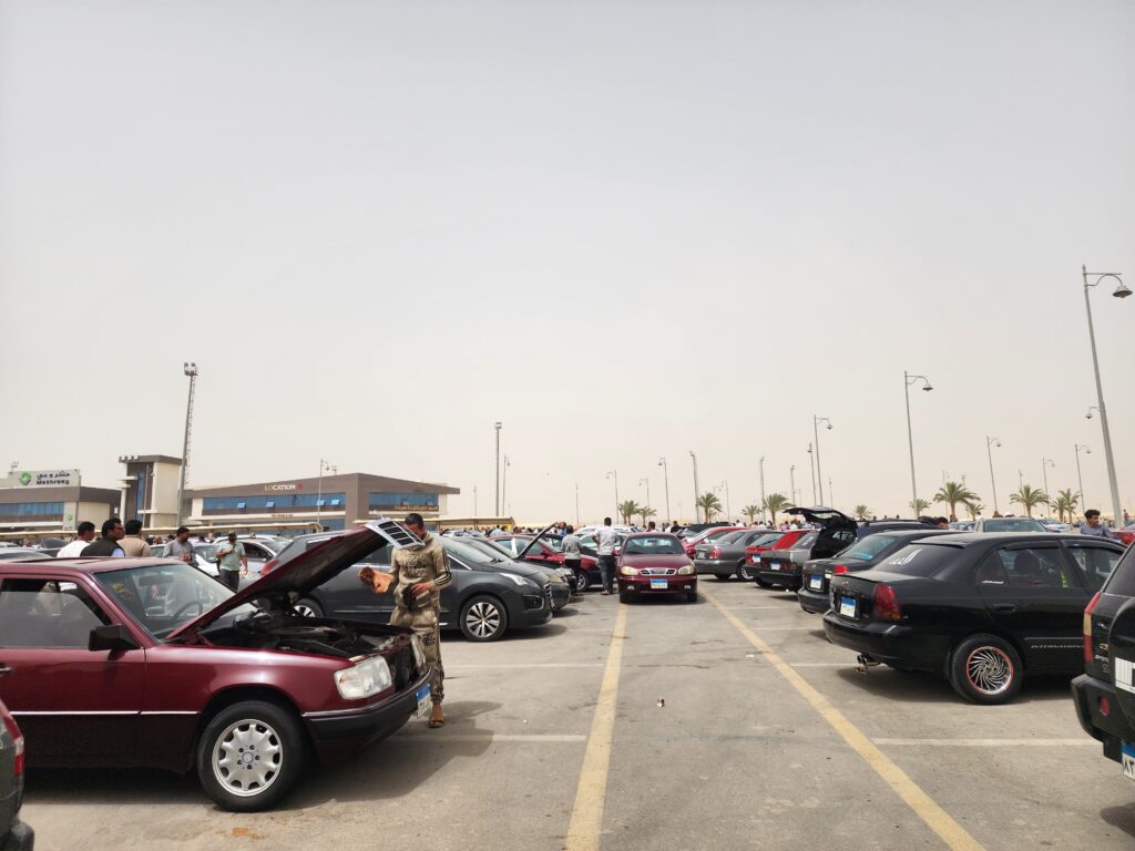 سوق السيارات المستعملة