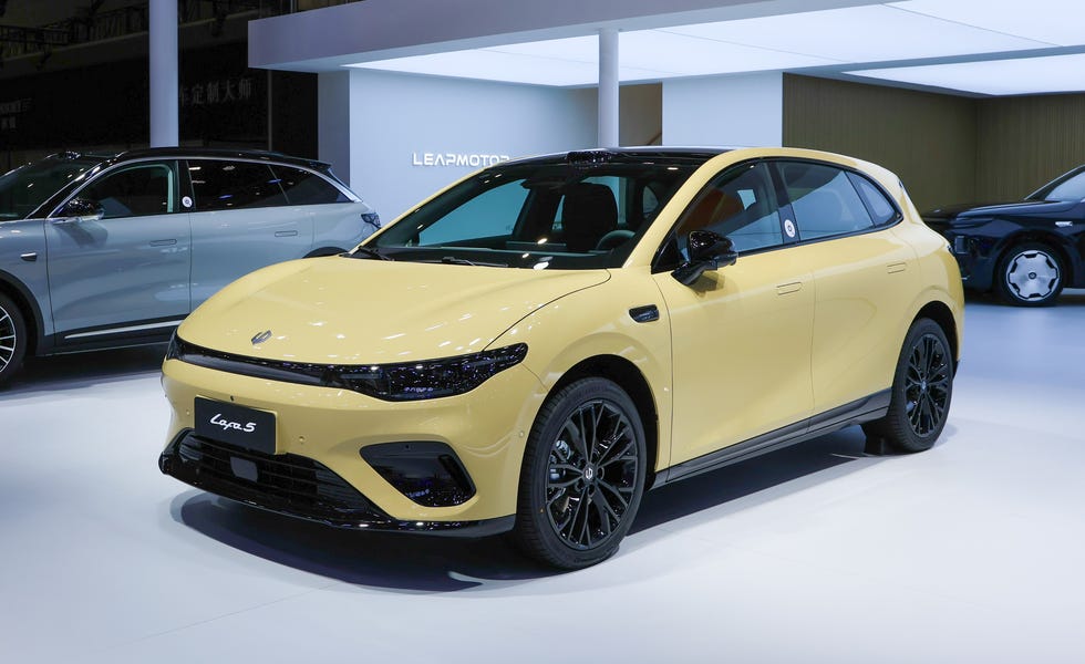 أغرب وأقوى السيارات التي ربما فاتتك في معرض بكين الدولي للسيارات 2026