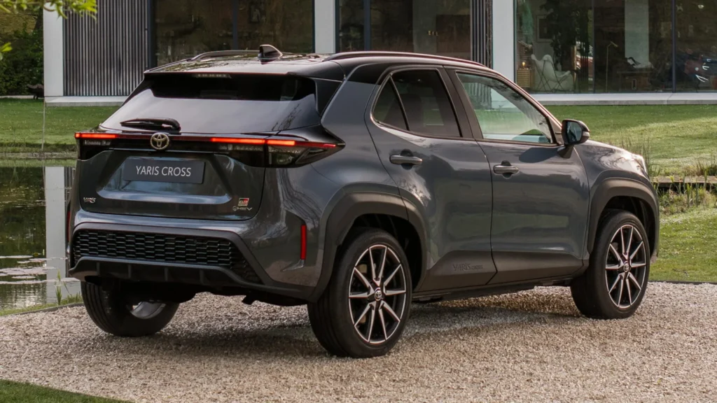 تويوتا ياريس كروس