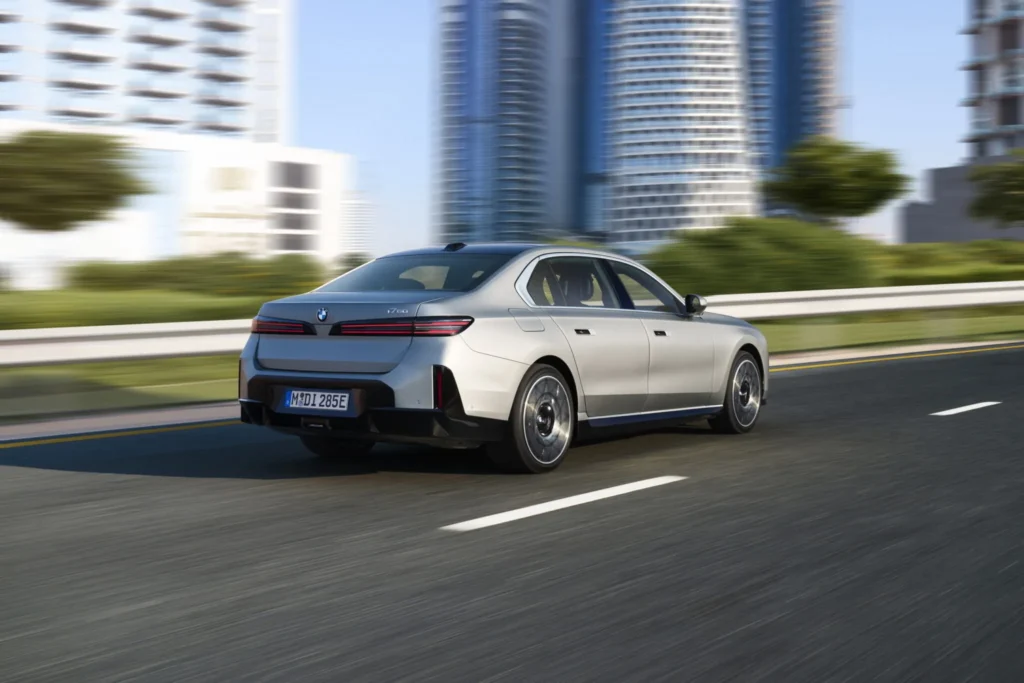 بي إم دبليو الفئة السابعة 2027