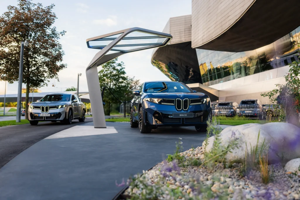 شحن 500 كم في 5 دقائق.. BYD تفجر المفاجأة وBMW ترد