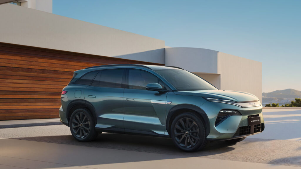 بي واي دي ATTO 8