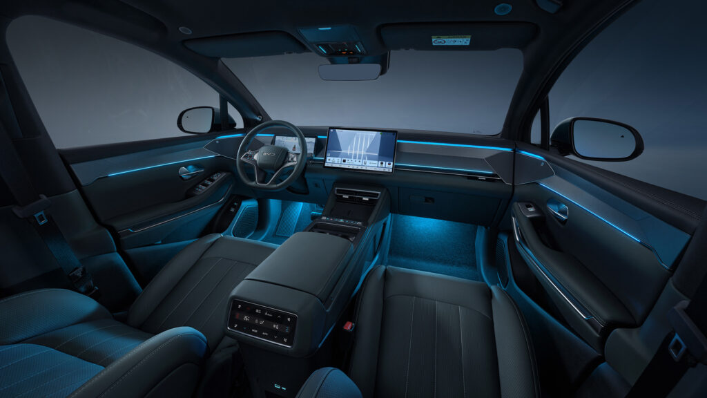 بي واي دي ATTO 8