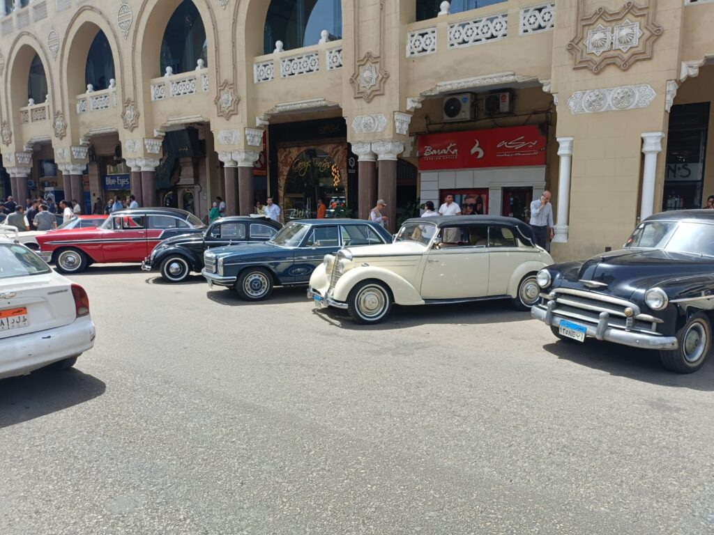 مهرجان للسيارات الكلاسيكية