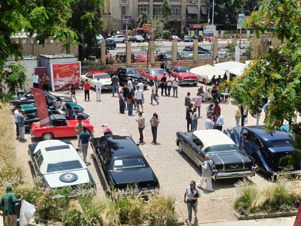 مهرجان للسيارات الكلاسيكية