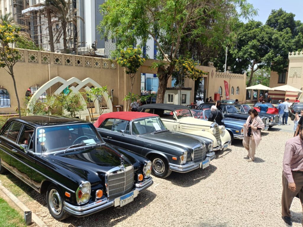 من غرناطة إلى شارع بغداد.. مهرجان للسيارات الكلاسيكية في شوارع مصر الجديدة