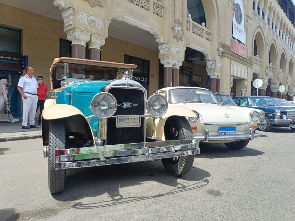 من غرناطة إلى شارع بغداد.. مهرجان للسيارات الكلاسيكية في شوارع مصر الجديدة