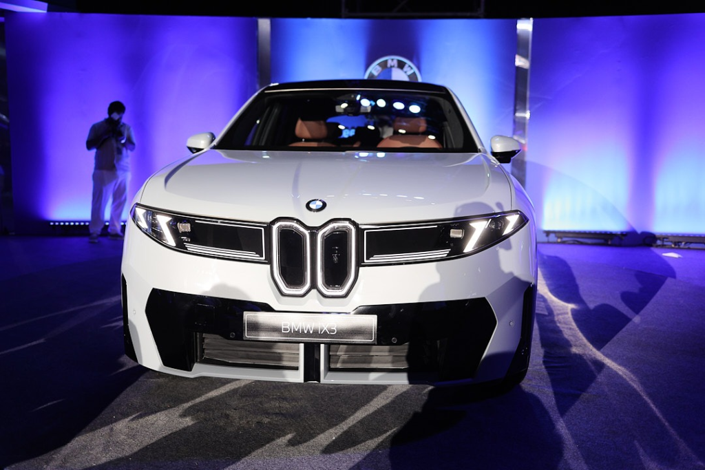 BMW iX3 الجديدة