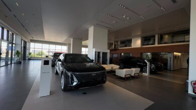 المنصور للسيارات تستعرض طرازي كاديلاك ESCALADE IQ وOPTIQ الكهربائيين بالكامل في مصر